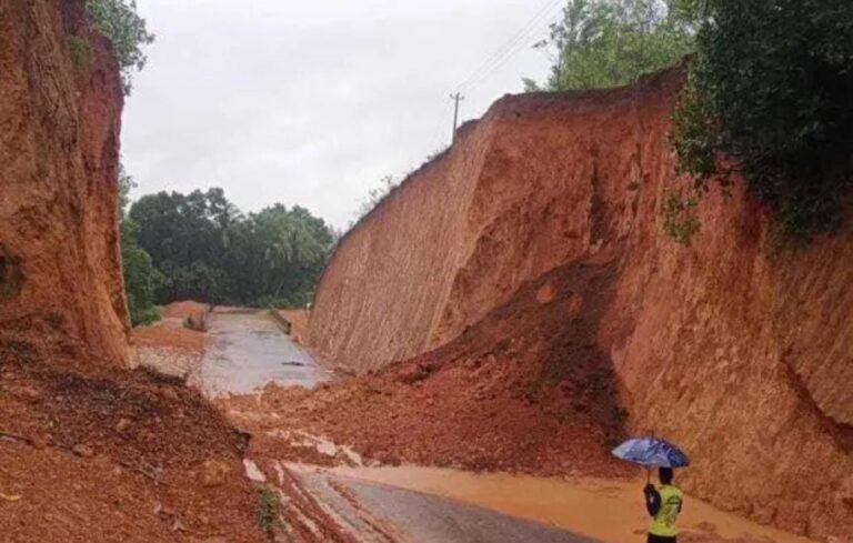 ವಾಮಂಜೂರು ಗುಡ್ಡದಲ್ಲಿ ಭೂ ಕುಸಿತ